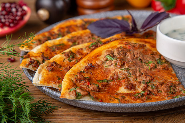 Легендарные блюда Кавказа: новое шеф-меню в ресторане Кувшин