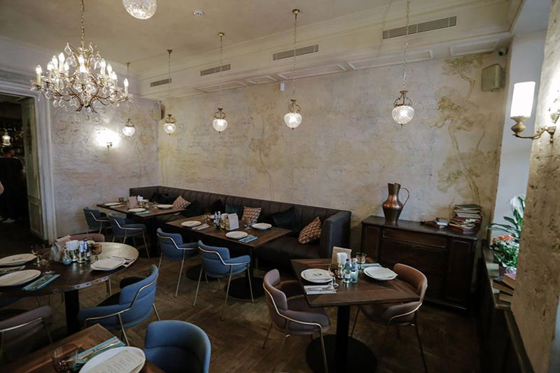 Новое место (Киев): коктейли и джаз в Charlatan Café на Шота Руставели